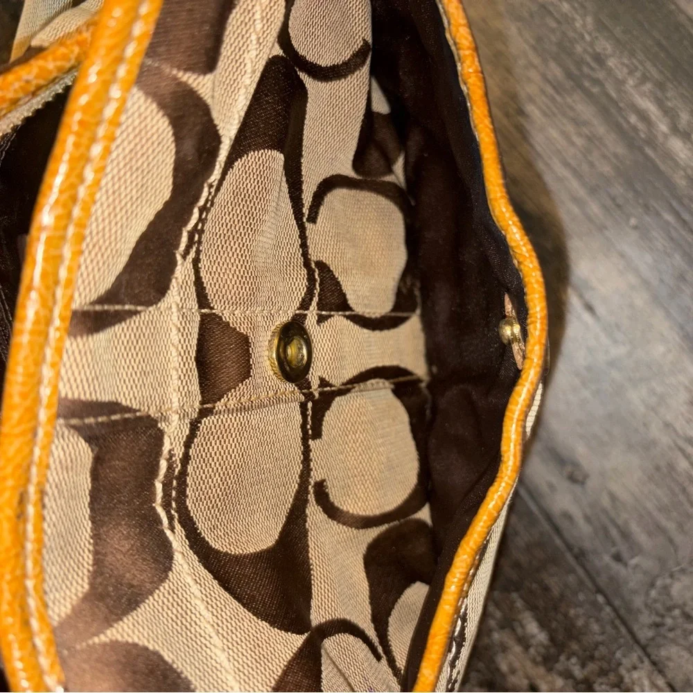 Coach Beige and Brown Shoulder Bag - Picture 4 of 4